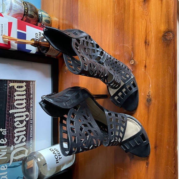 BCBG Maxazria heels - Picture 3 of 7